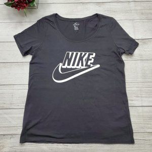Nike Tshirt The Nike Tee Size Large Black